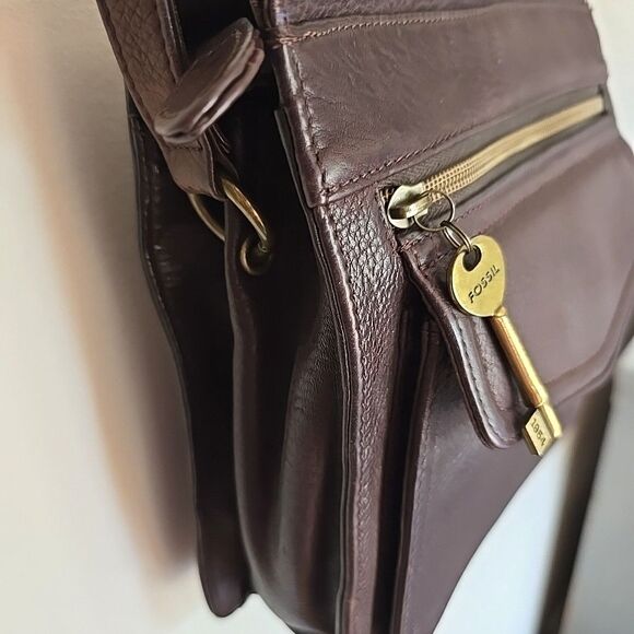 Vtg Fossil Brown Leather Crossbody Bag Purse Key 75082 American Classic Y2K Zip - Picture 3 of 11